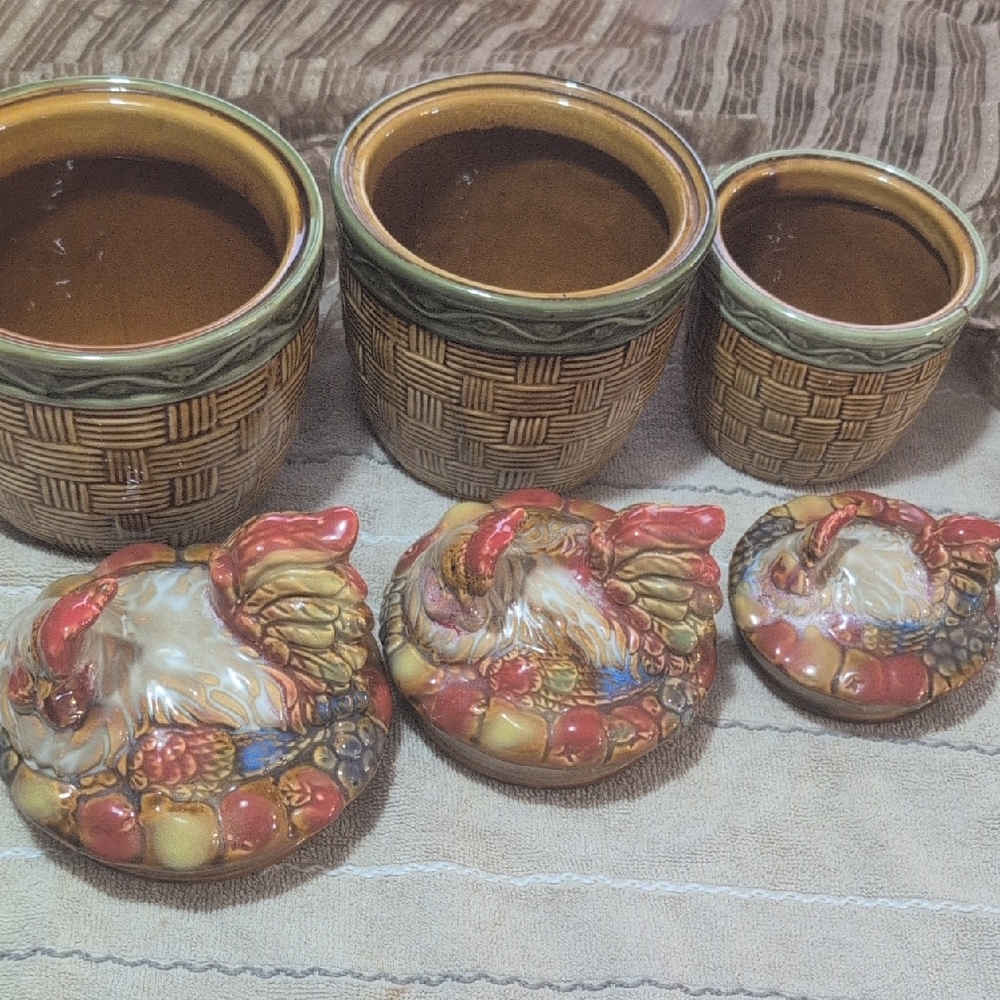 Source Unknown Ceramic Canister Set with Rooster Lids